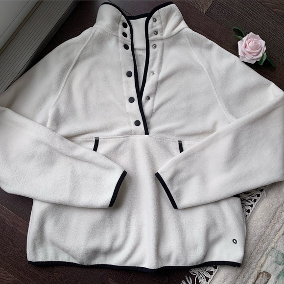 Hyba Tops - NWOT Hyba black and white fleece half-buttoned pullover